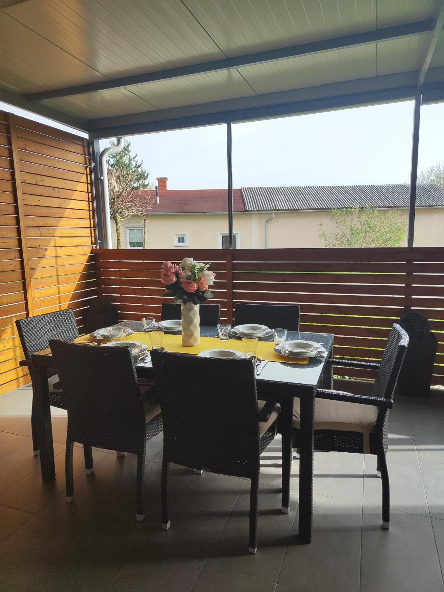 Family Apartment Moravske Toplice Bagian luar foto